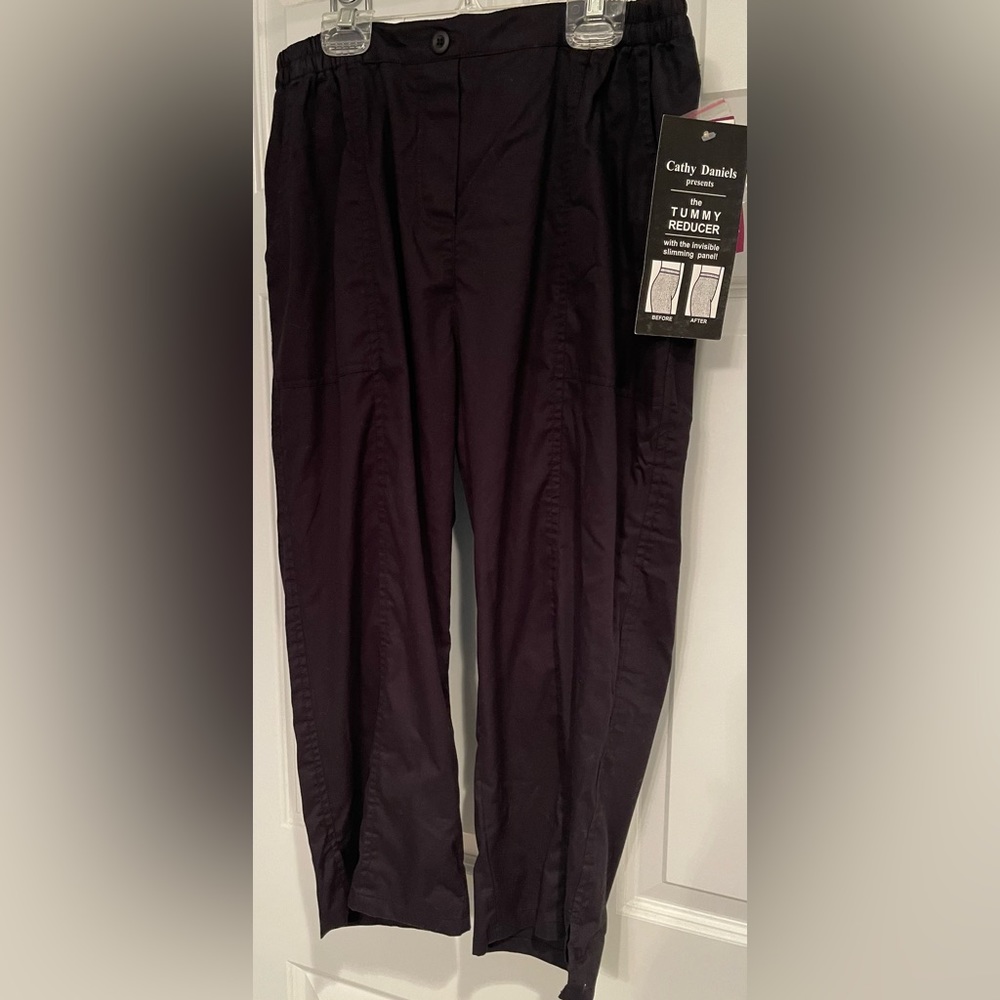 Women’s Cathy Daniels Size L Capri. GREAT FOR SPRING & SUMMER!